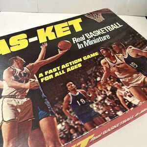 1969 Cadaco BAS-KET Real Basketball in Miniature Game
